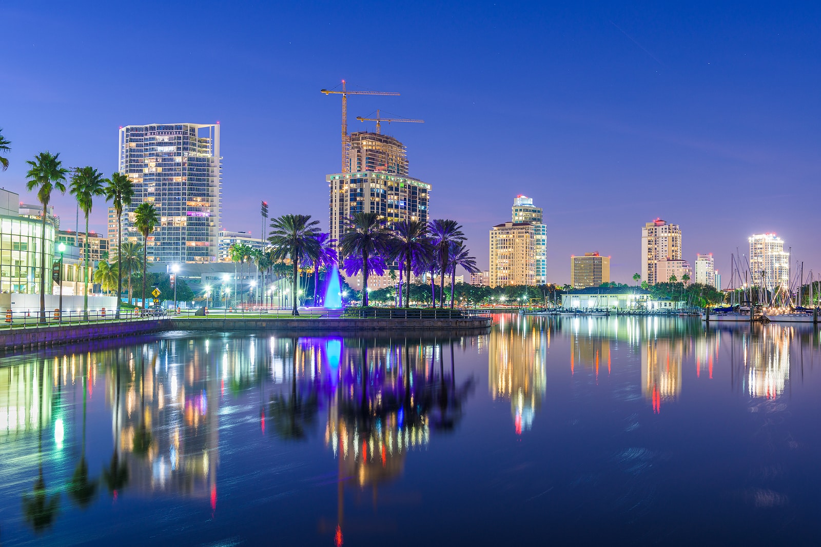 St. Petersburg, Florida, USA downtown city skyline at twilight o